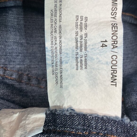 Gloria Vanderbilt Womens 14 Blue Bermuda Denim Shorts All-Around Slimming Effect - Picture 9 of 10